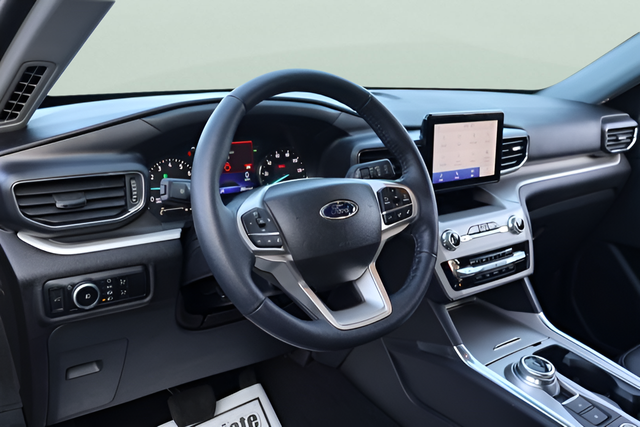 Used 2023 Gray Ford XLT image 12