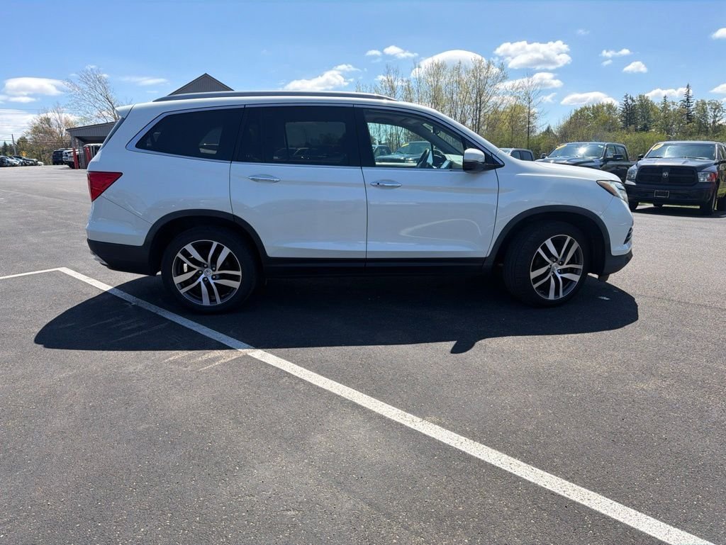 Used 2016 White Honda Elite image 8