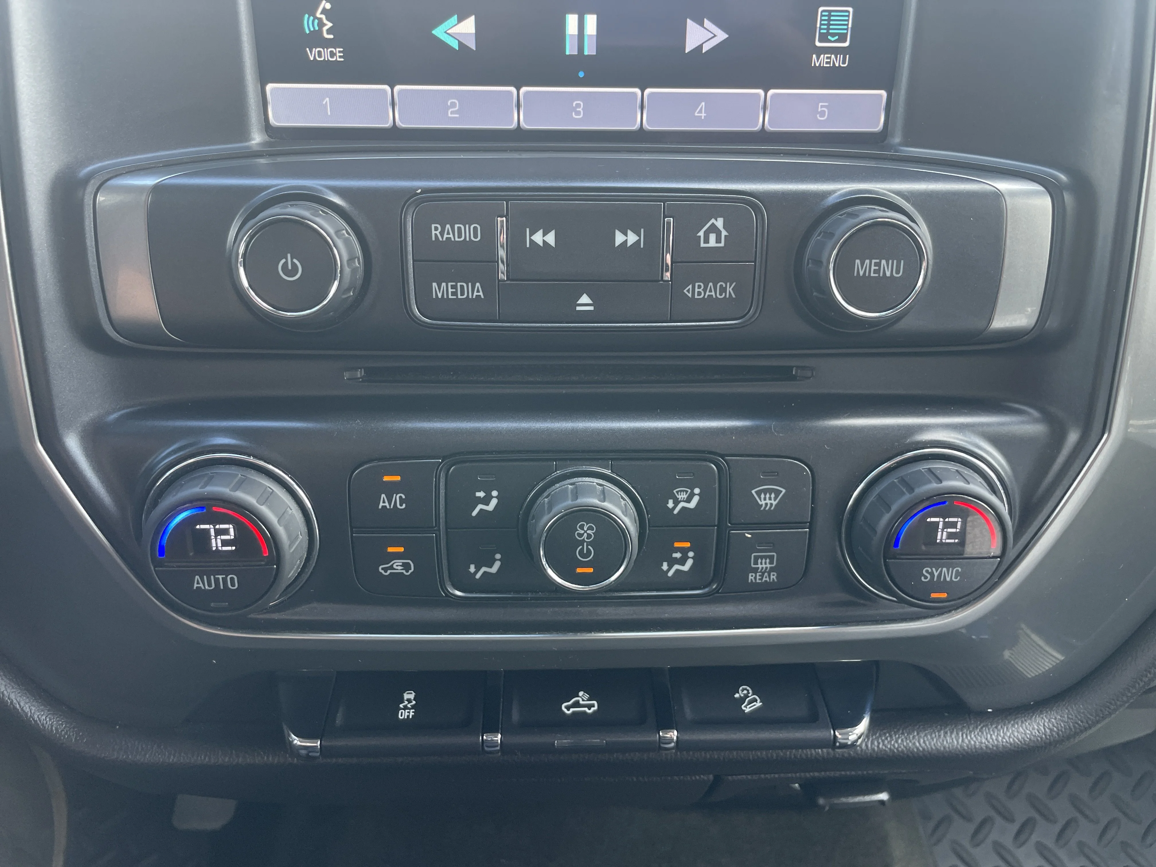 Used 2015 Black Chevrolet LT image 21