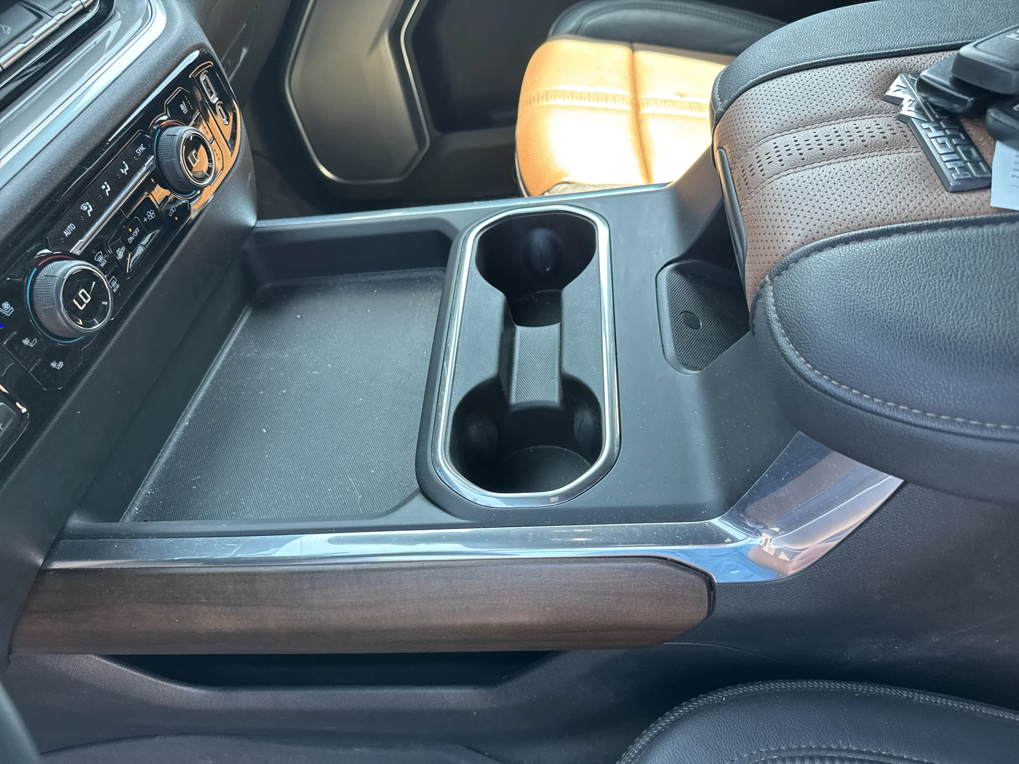 Used 2026 Summit White Chevrolet High Country image 14