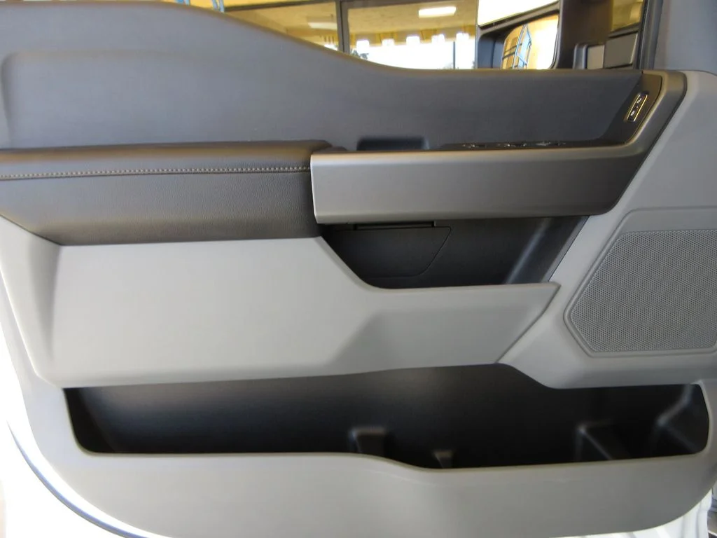 New 2026 Oxford White Ford XL image 9