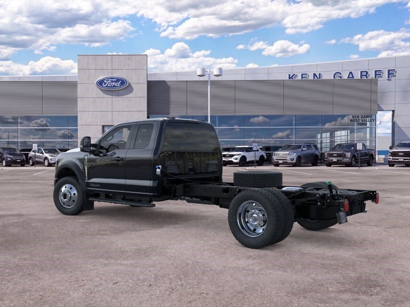New 2025 Agate Black Metallic Ford XLT image 4