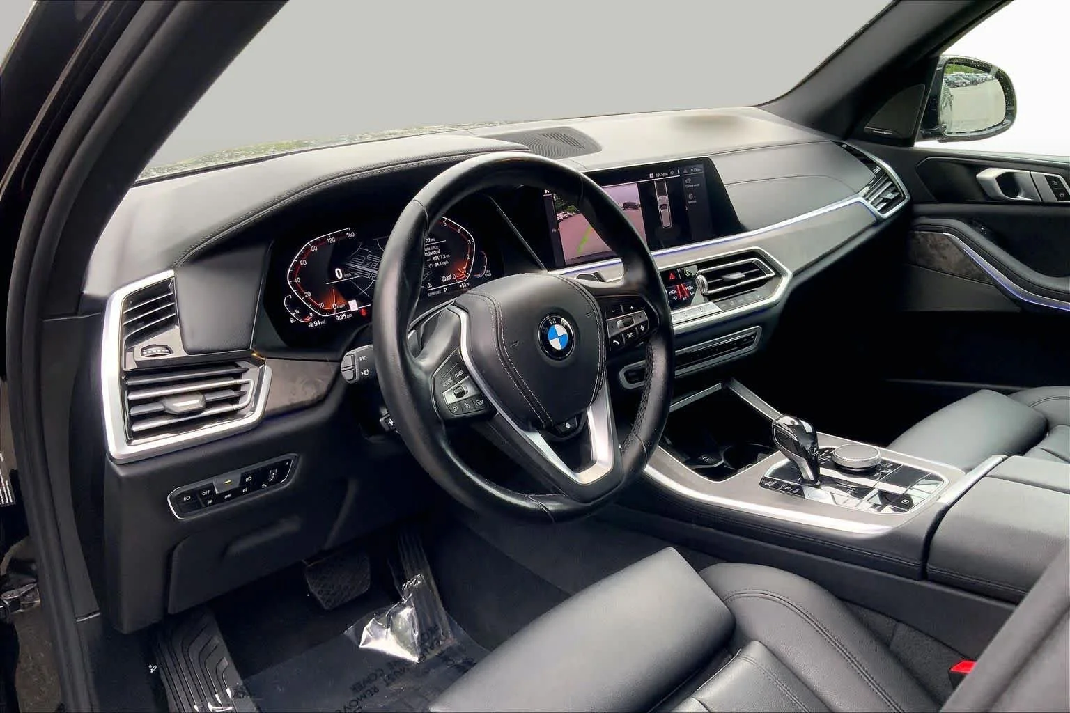 Certified Used 2019 Jet Black BMW xDrive40i image 36