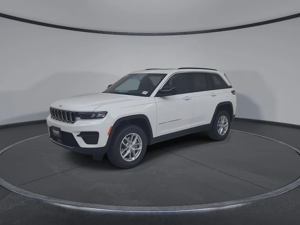 New 2026 Bright White Clear-Coat Exterior Paint Jeep Laredo X image 7