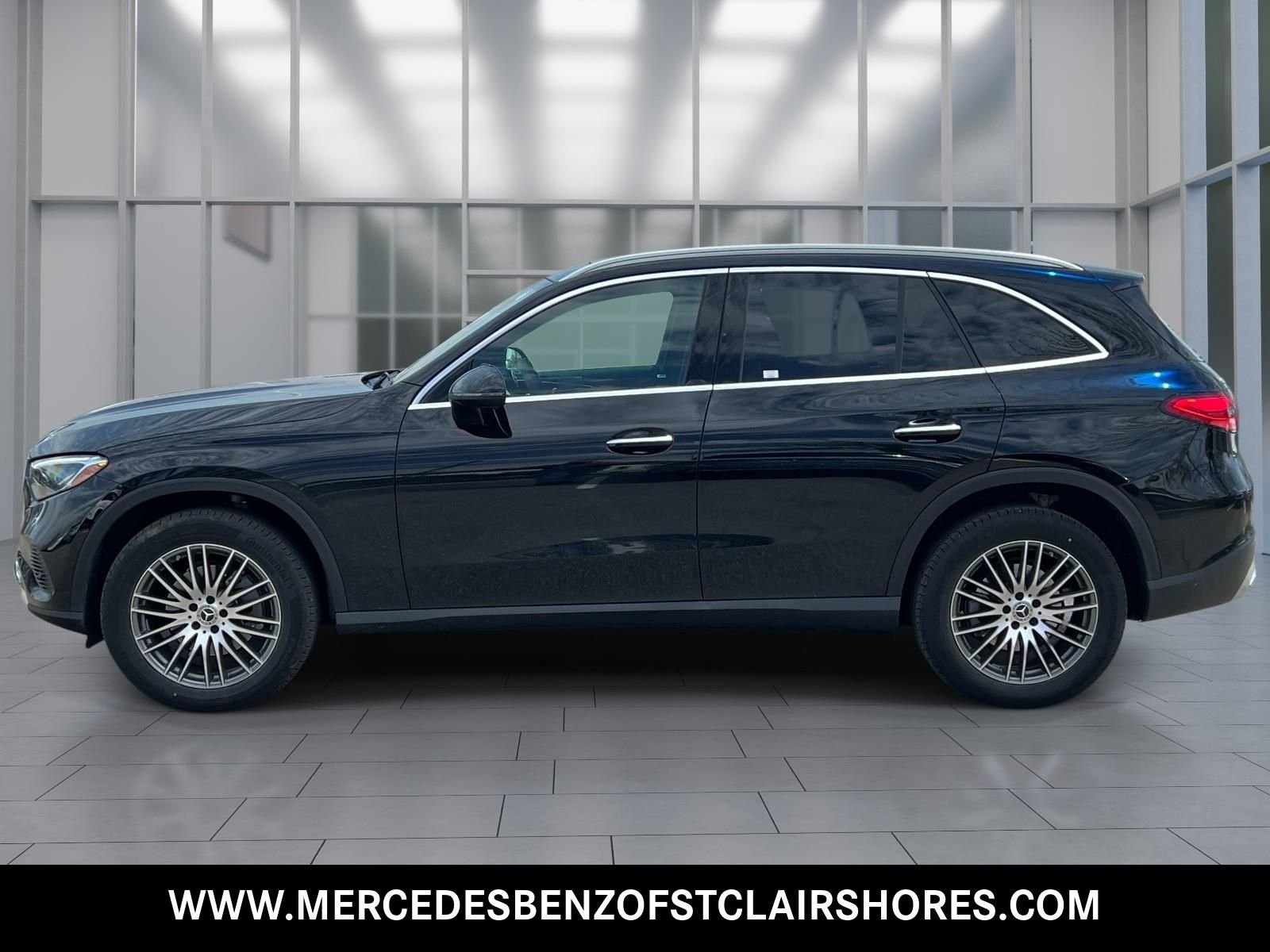 New 2026 Black Mercedes-Benz GLC 300 image 2