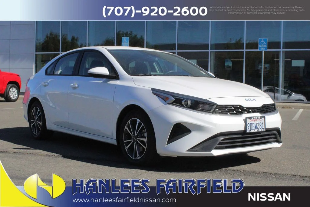 Used 2023 White Kia LXS image 5