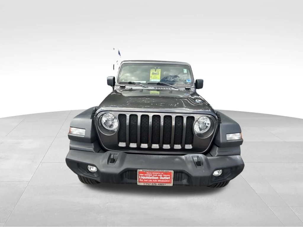 Used 2021 Gray Jeep Sport S image 9