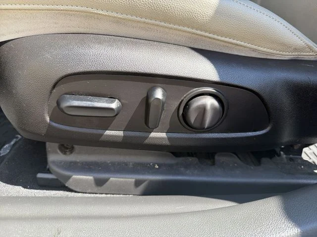 Used 2019 White Buick Essence image 14