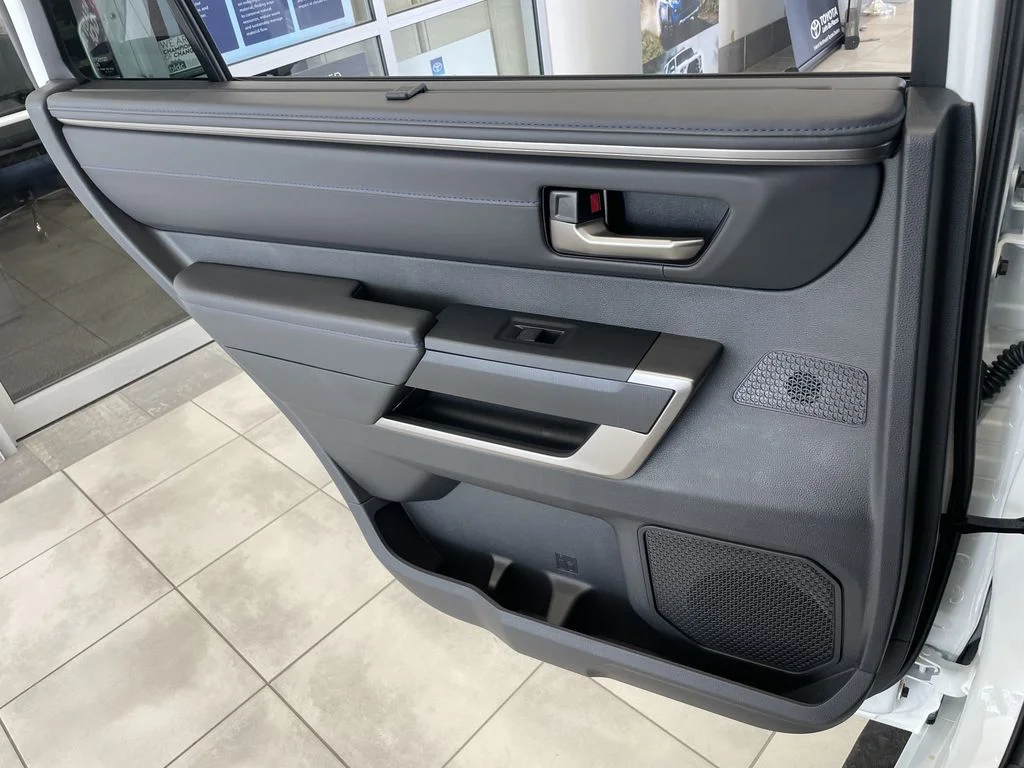 New 2026 Wind Chill Pearl Toyota Platinum image 15