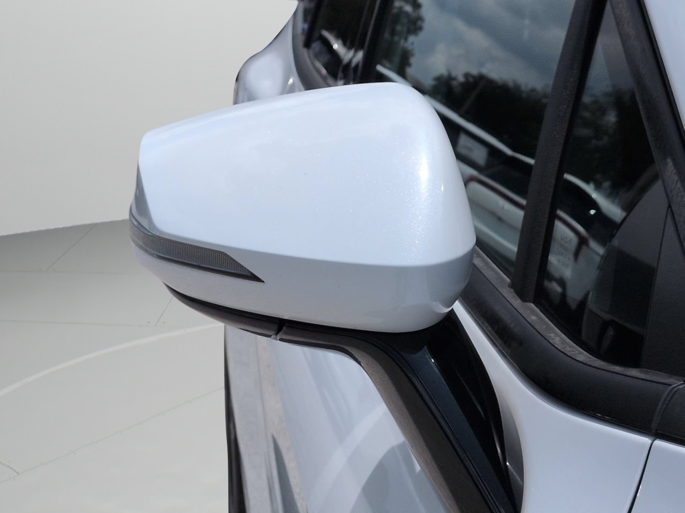 Certified Used 2024 Glacial White Pearl Kia SX image 13