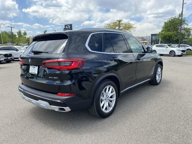Used 2019 Black BMW xDrive40i image 5