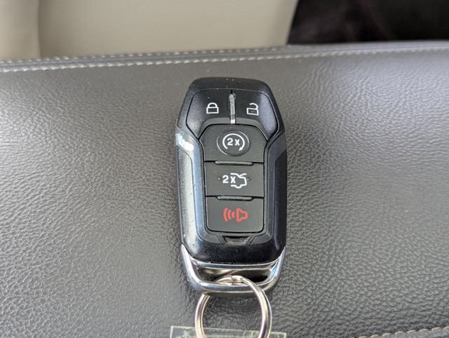 Used 2016  Lincoln Reserve image 20
