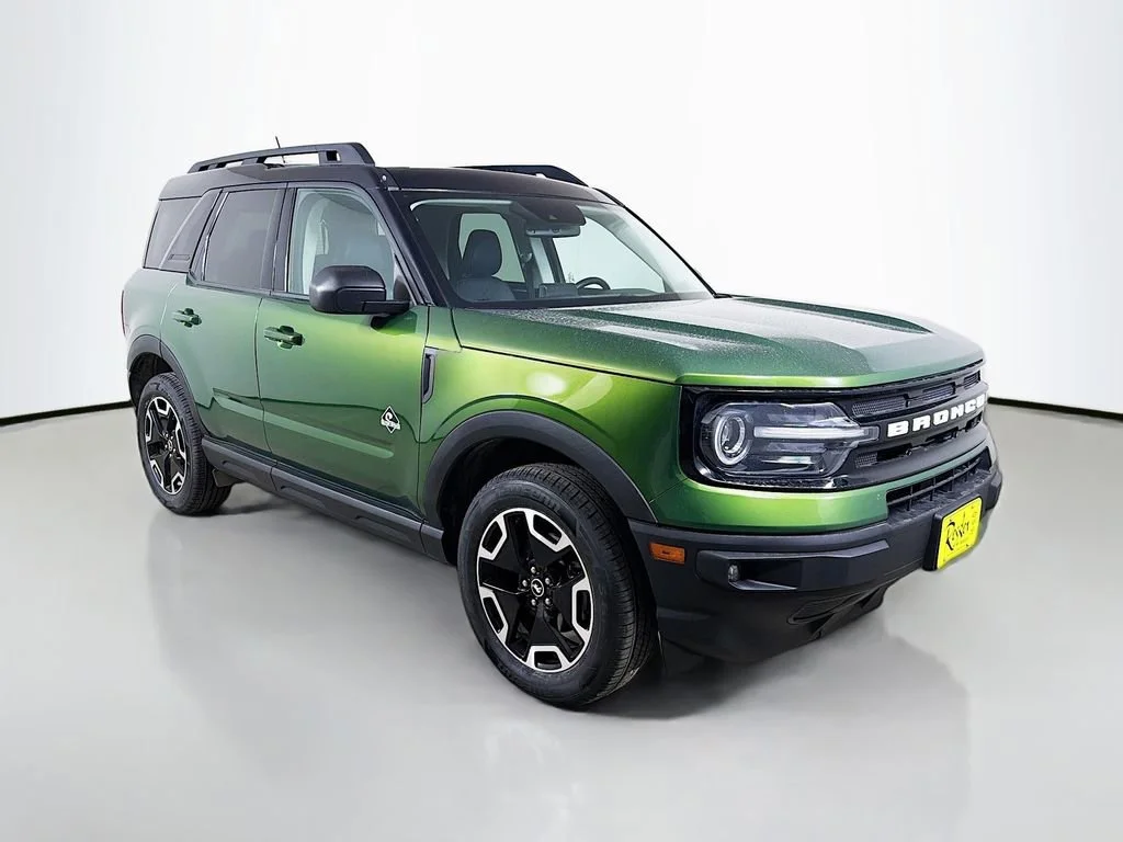 Used 2023 Eruption Green Ford Outer Banks image 4