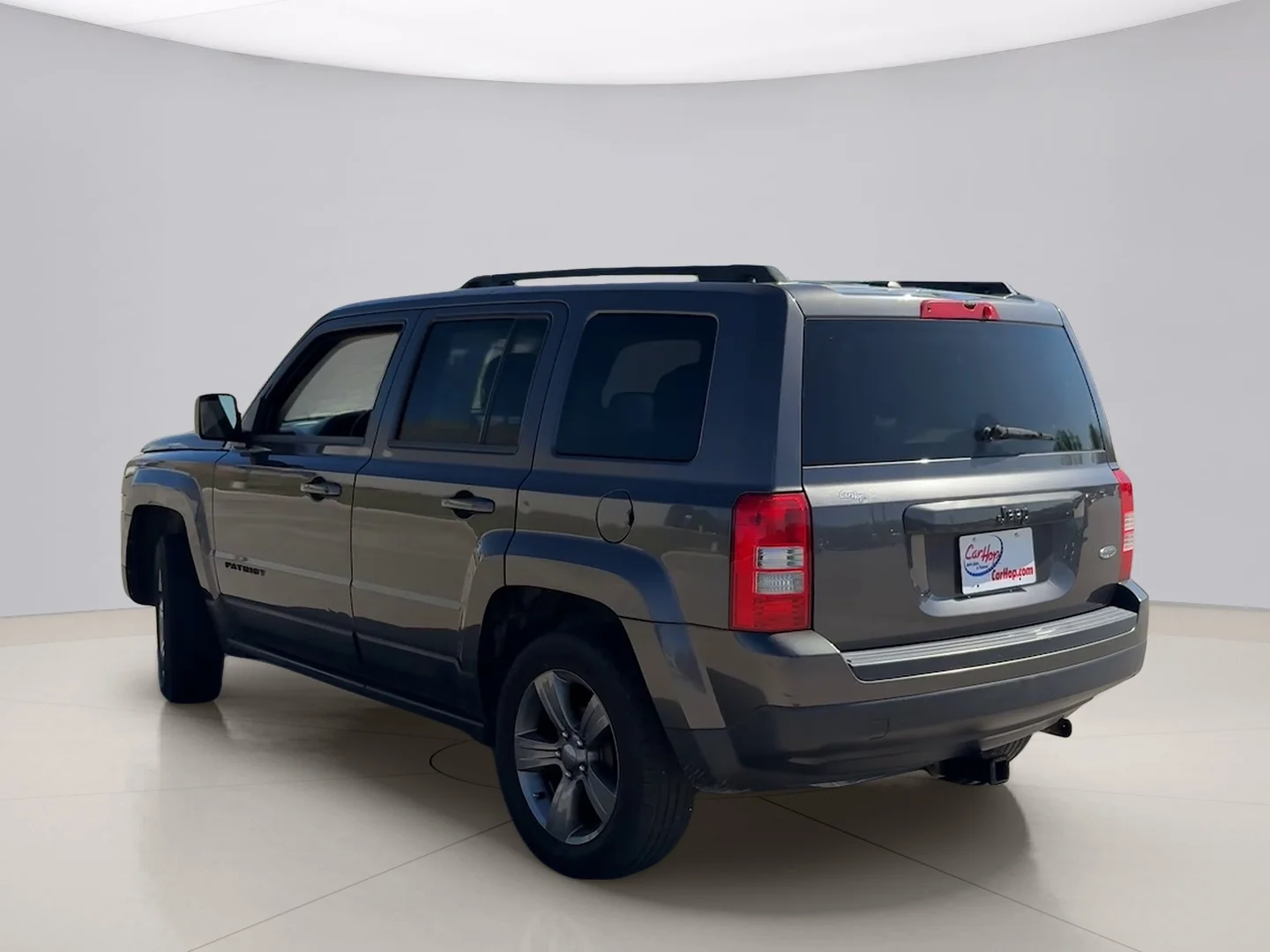 Used 2015 Gray Jeep LATITUDE image 7