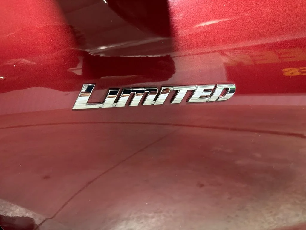 Used 2008 Salsa Red Pearl Toyota Limited image 13