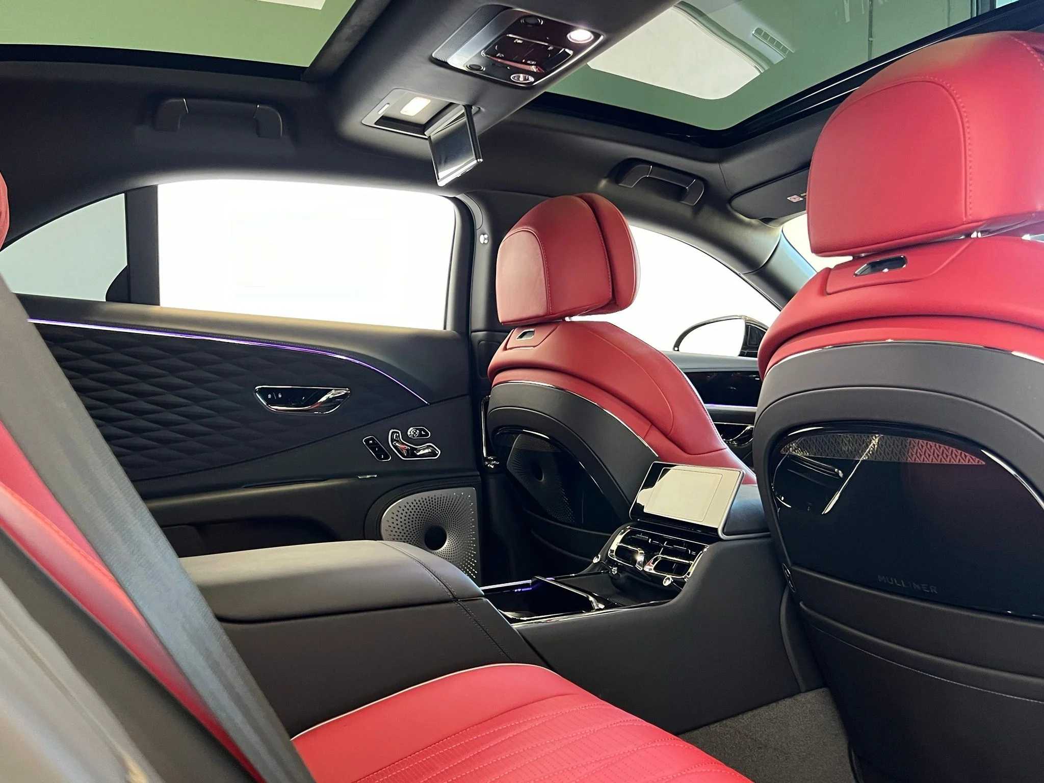 Used 2022  Bentley W12 image 22