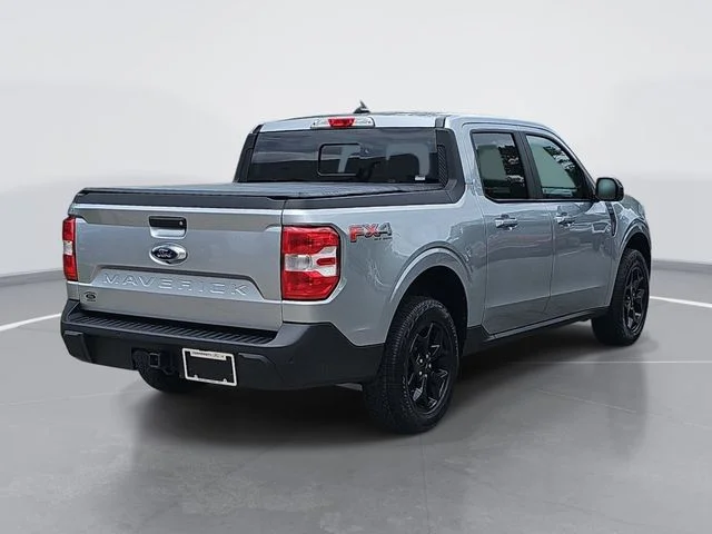 Used 2024 Silver Ford Lariat image 3