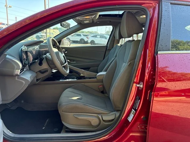 Used 2024 Red Hyundai SEL image 8