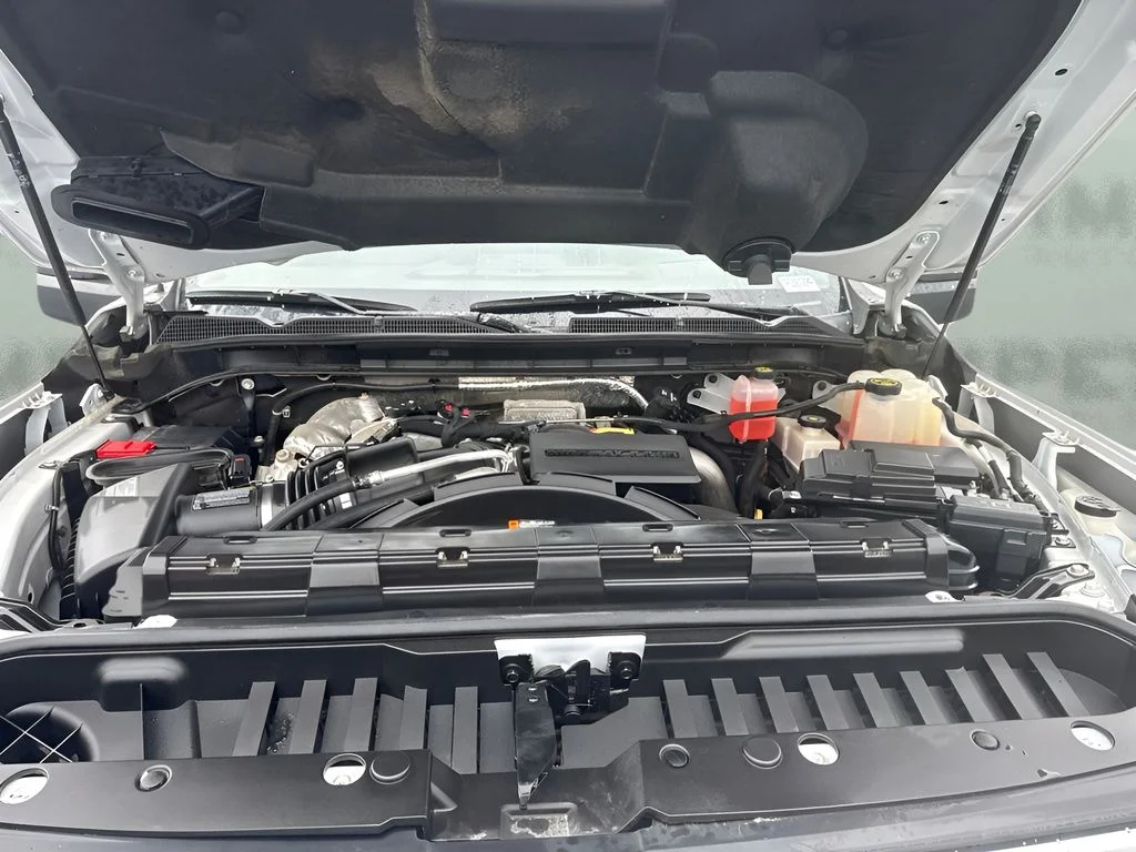 Used 2021 White GMC Denali image 20