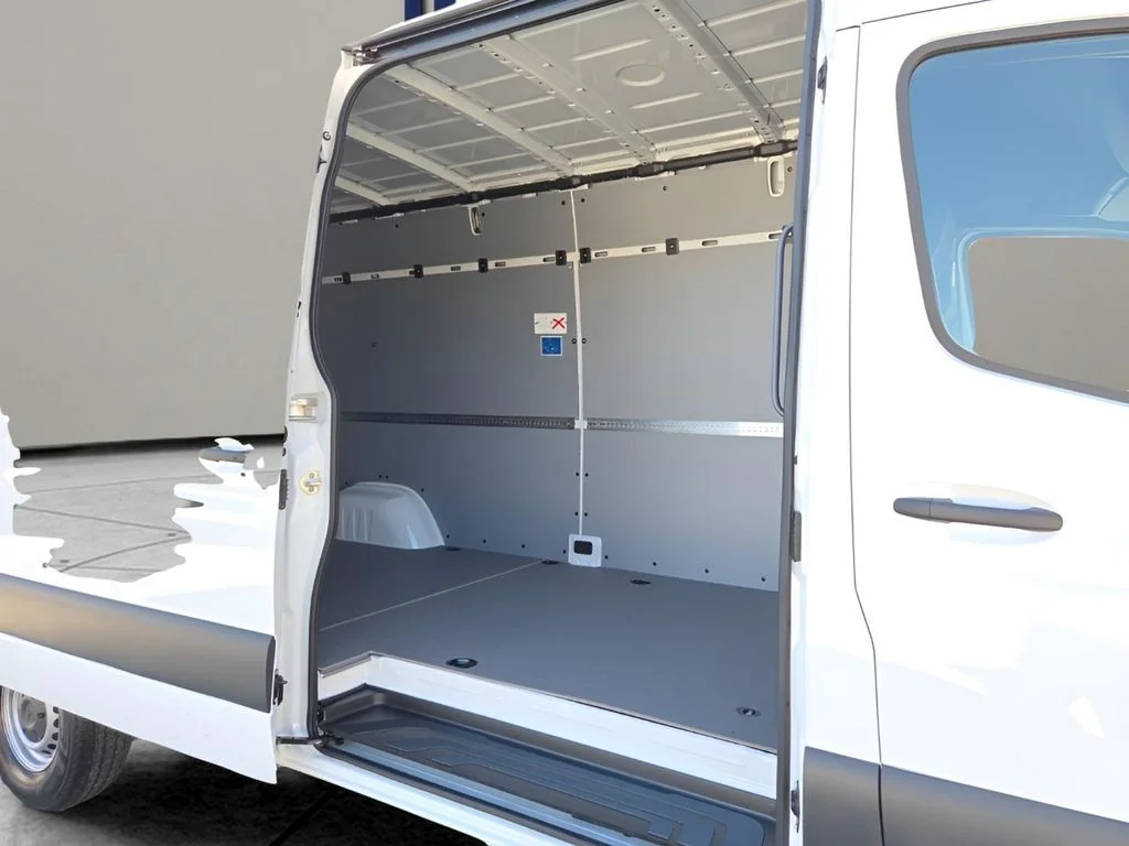 Used 2025 White Mercedes-Benz Cargo 170 WB image 22