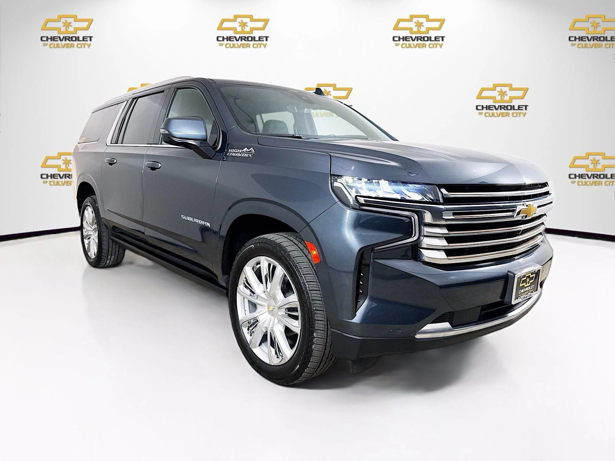 Used 2021 Shadow Gray Metallic Chevrolet High Country image 1