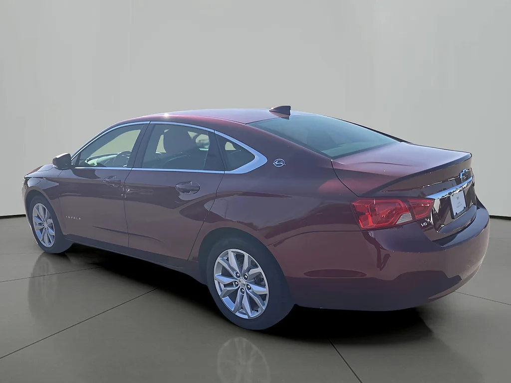 Used 2017 Siren Red Tintcoat Chevrolet LT image 3