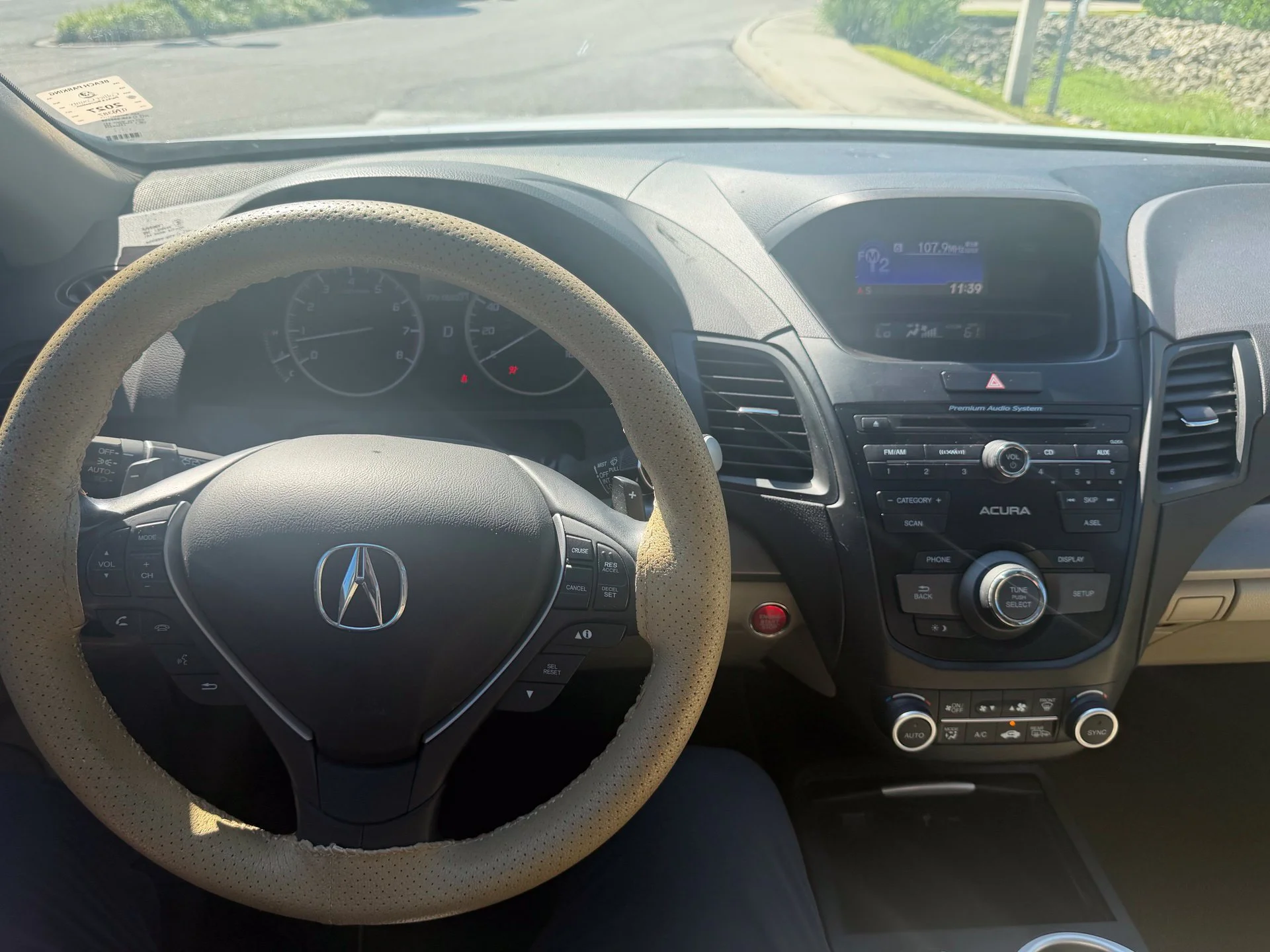 Used 2017 White Diamond Pearl Acura Base image 25