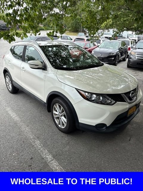 Used 2017 Pearl White Nissan SV image 9