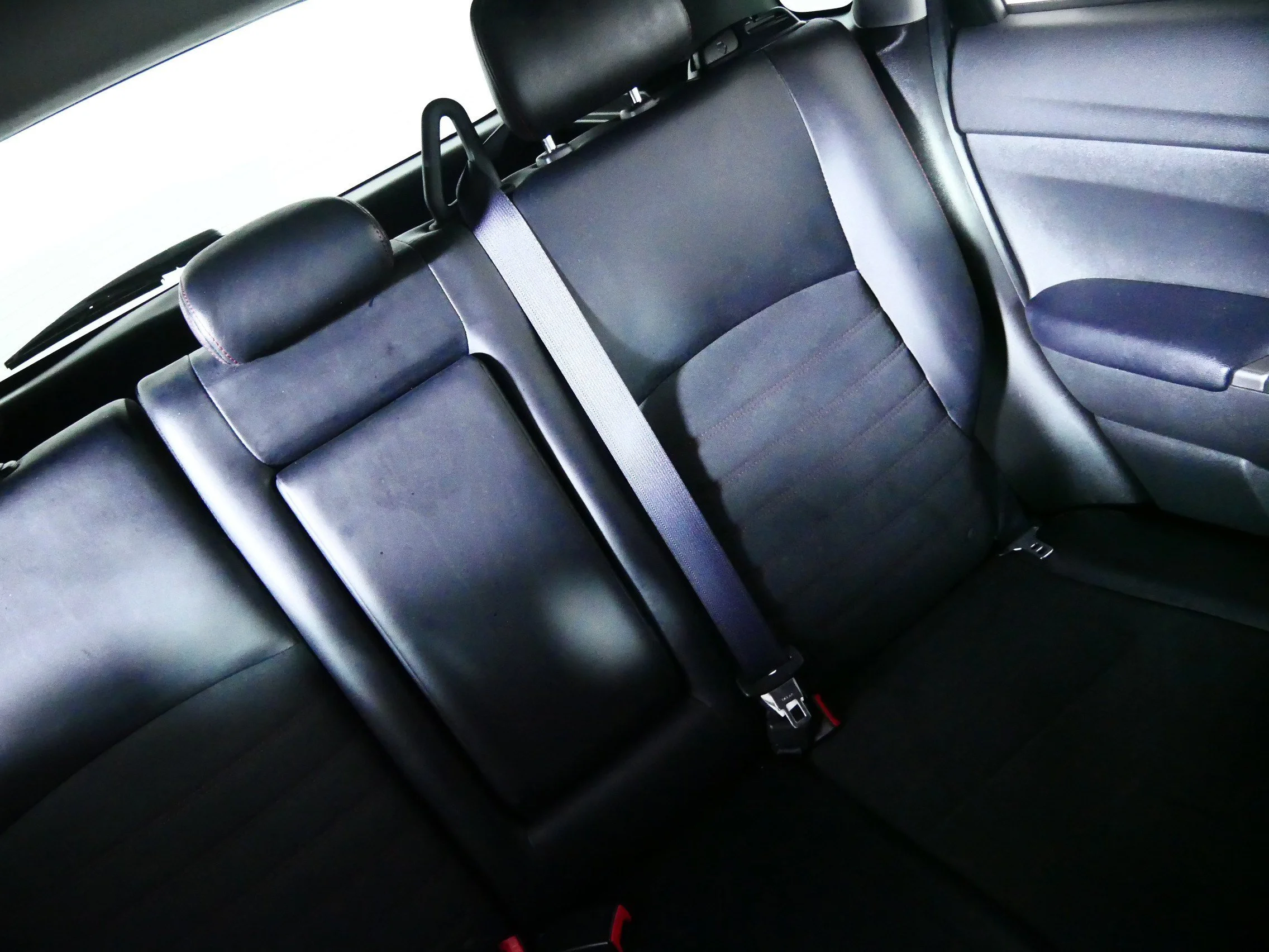 Used 2024 Labrador Black Pearl Mitsubishi SE image 14