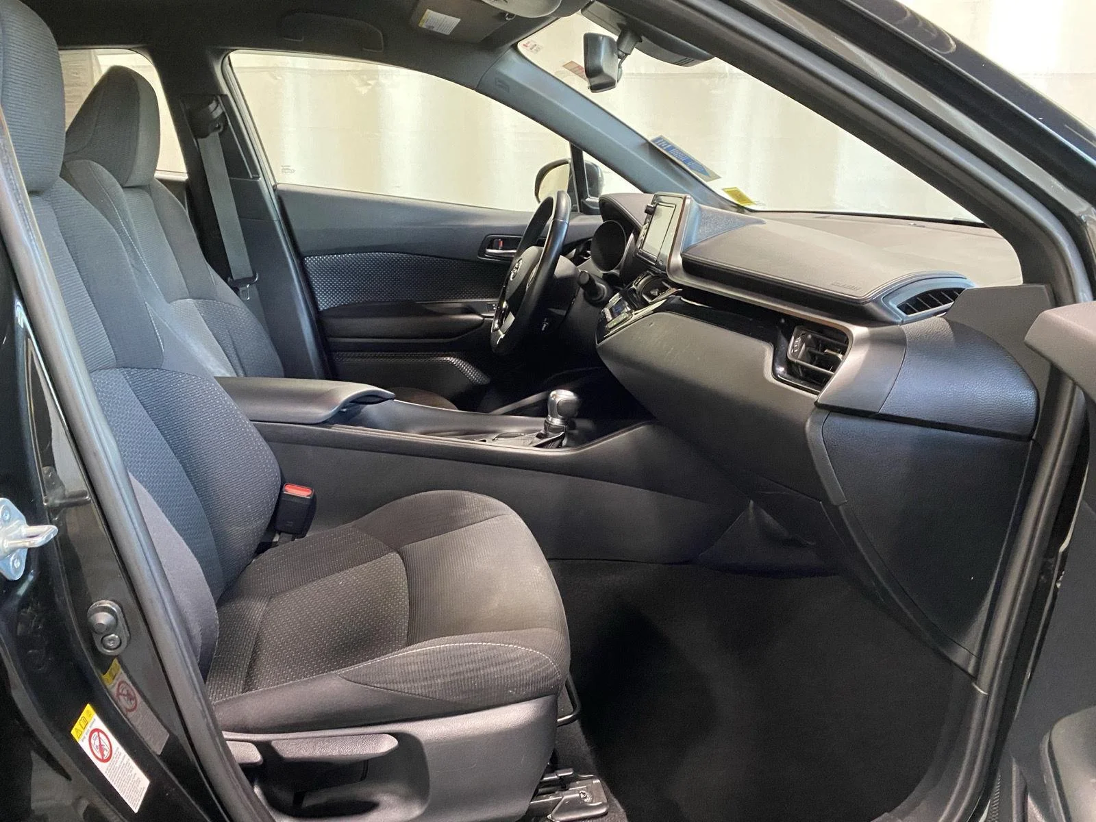 Used 2018 Black Sand Pearl Toyota XLE Premium image 6