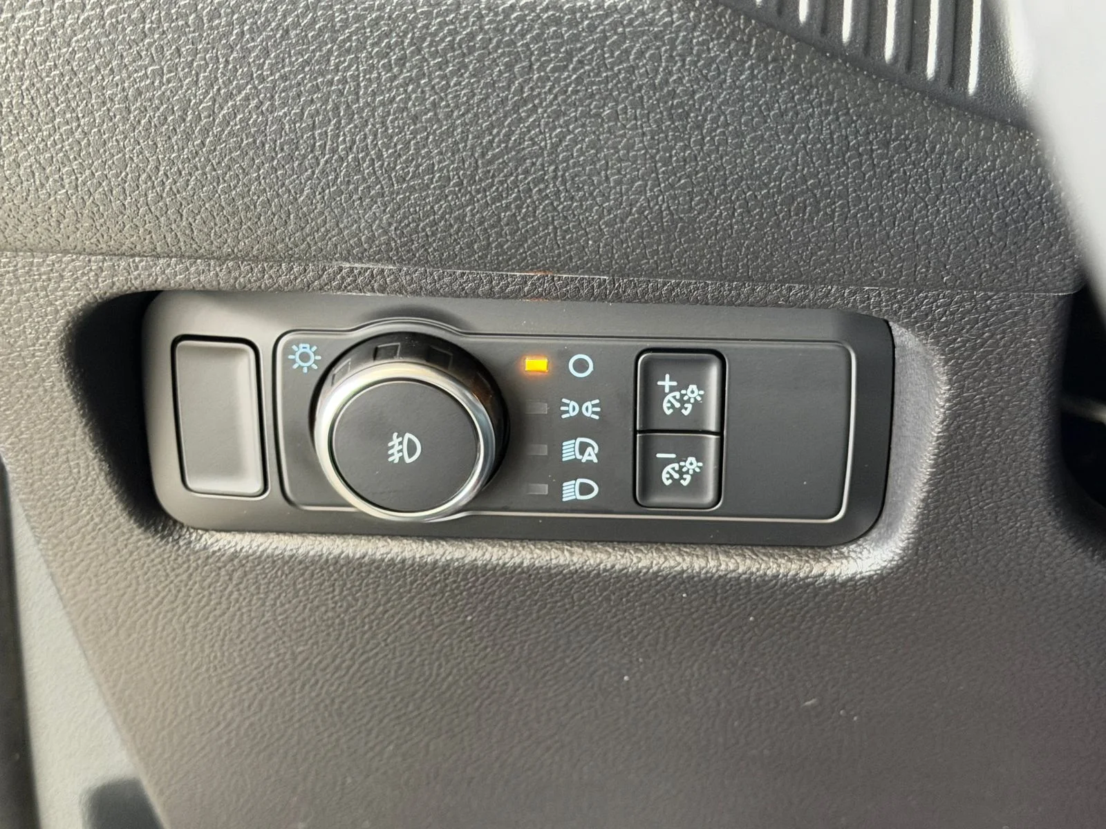 New 2026 Desert Sand Ford XL image 32