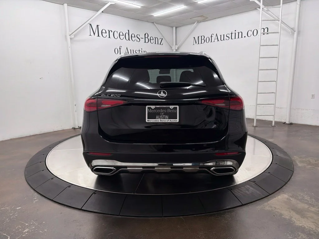 New 2027 Black Mercedes-Benz GLC 300 image 6