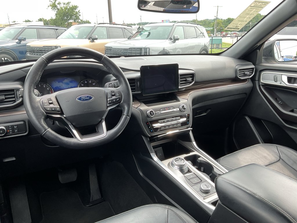 Used 2020 Iconic Silver Metallic Ford Limited image 19