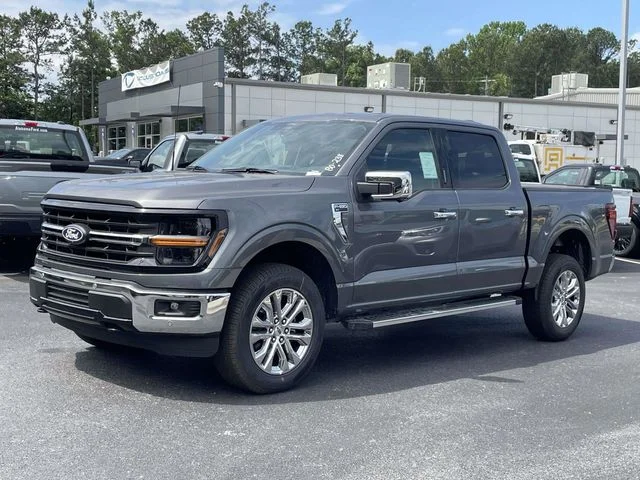 New 2026 Carbonized Gray Metallic Ford XLT image 13