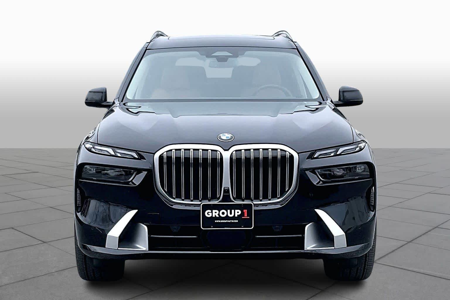 Used 2025 Black Sapphire Metallic BMW xDrive40i image 3
