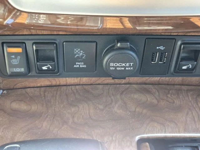 Used 2018 Black INFINITI Base image 27