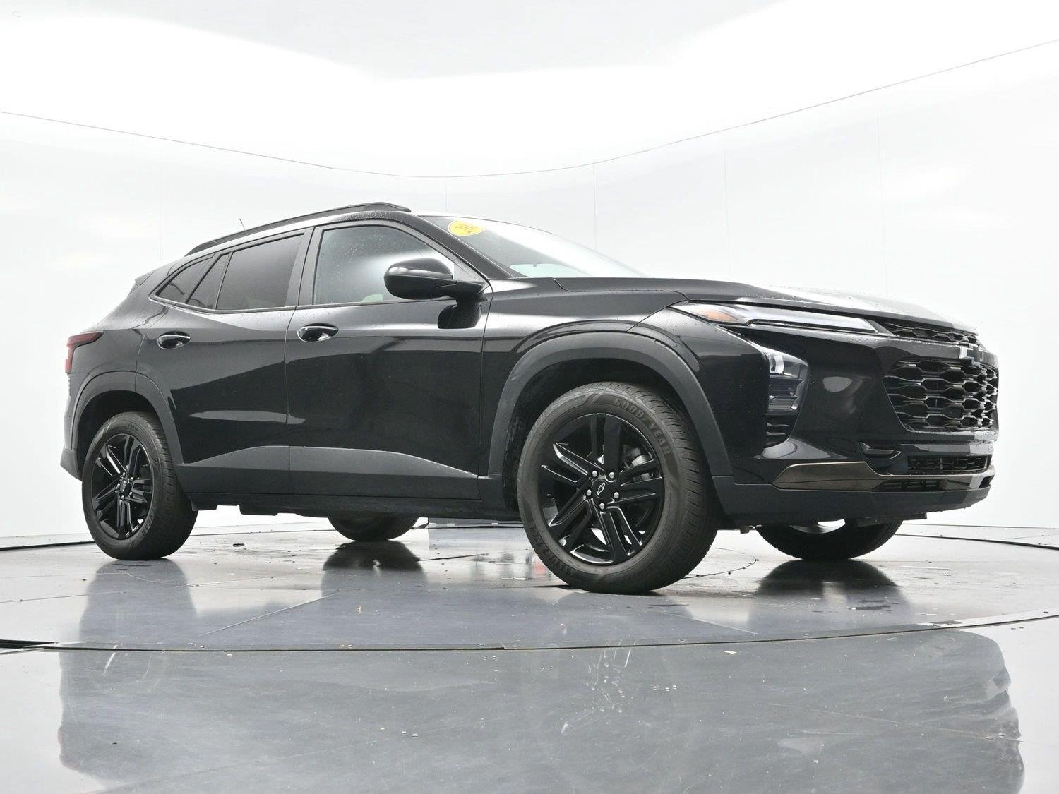 Used 2025 Mosaic Black Metallic Chevrolet ACTIV image 40