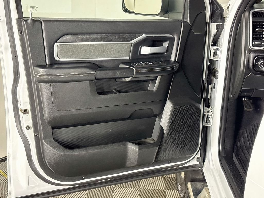 Used 2022 White Ram Big Horn image 10