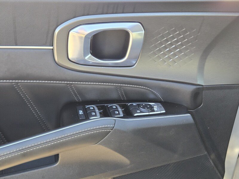 Used 2023 Gray KIA SX FWD image 17