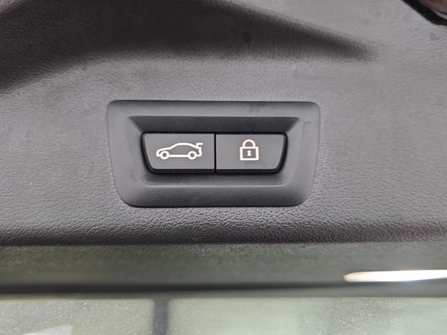 Used 2022 Jet Black BMW xDrive40i image 32