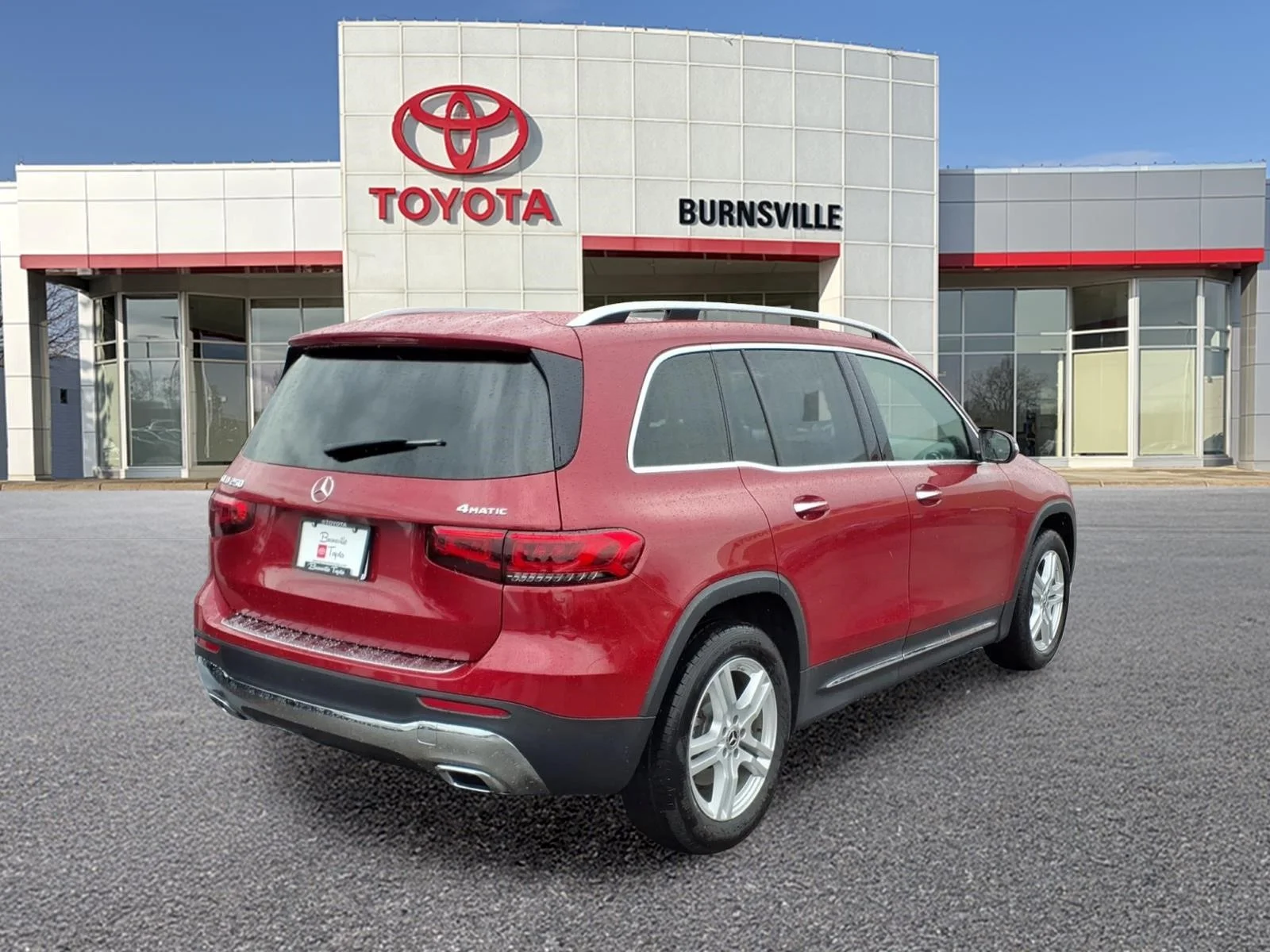 Used 2021 Red Mercedes-Benz GLB 250 image 3