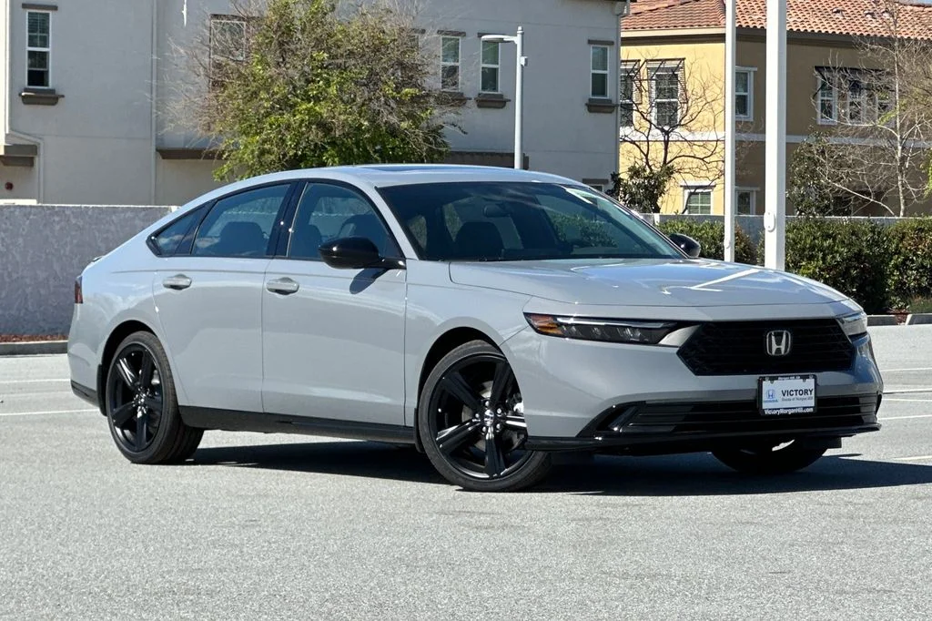 New 2026 Urban Gray Pearl Honda Sport-L image 2