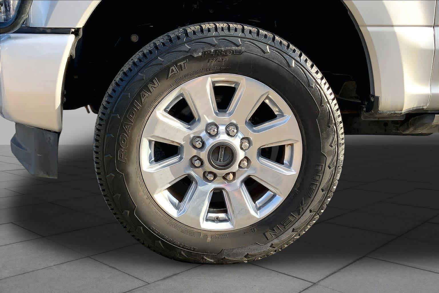 Used 2018 Ingot Silver Metallic Ford Platinum image 11