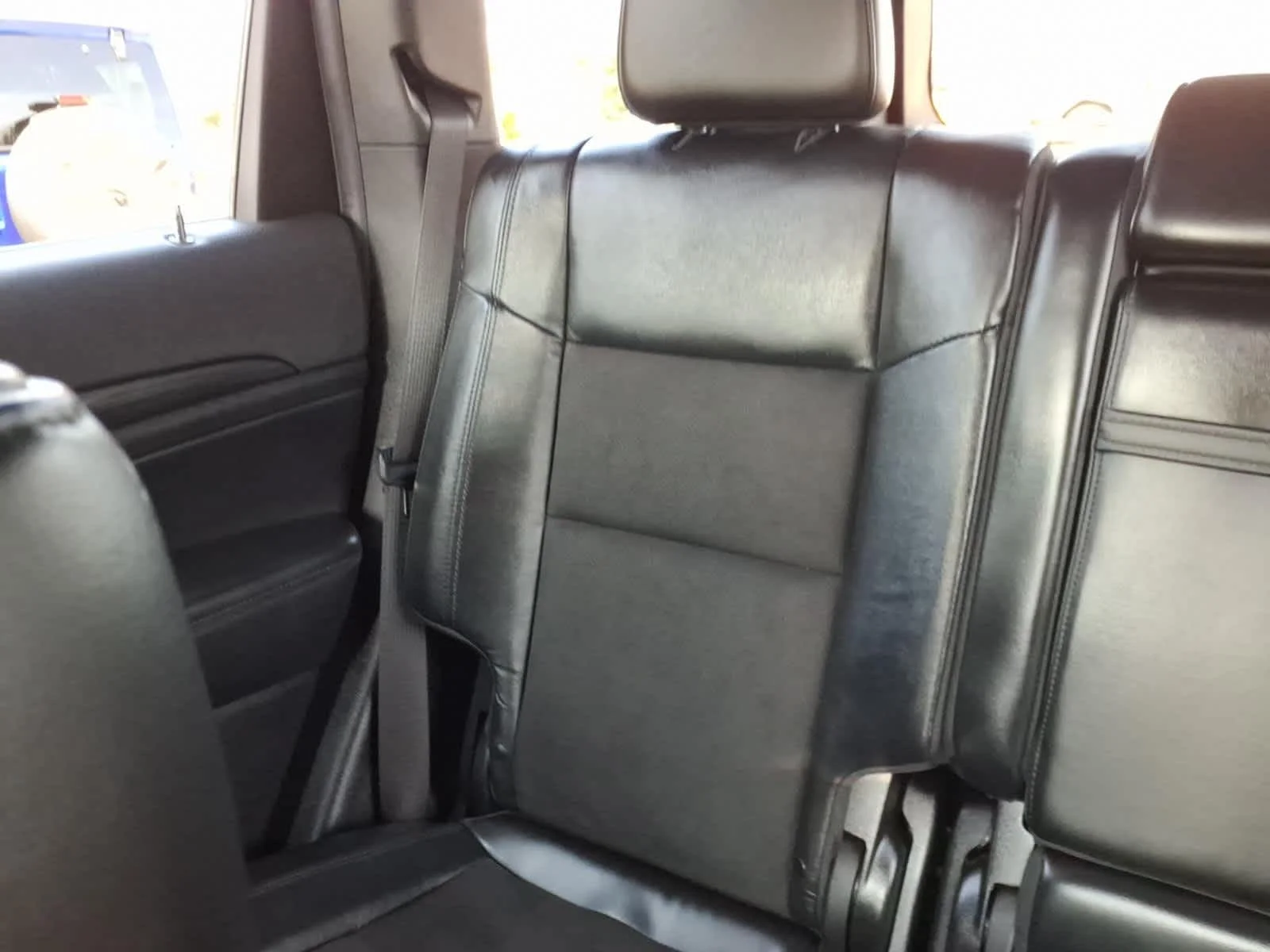 Certified Used 2022 Diamond Black Crystal P/C Jeep Laredo X image 18