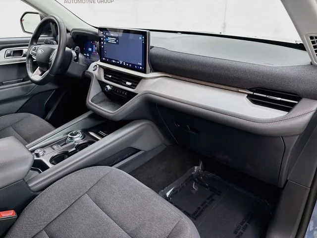Used 2025 Vapor Blue Ford Active image 30