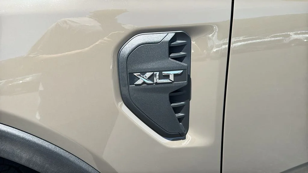 New 2026 Marsh Gray Ford XLT image 5