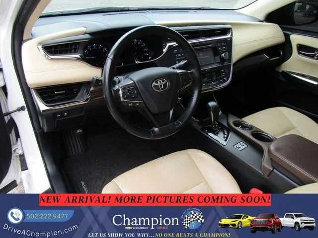 Used 2013 White Toyota XLE Premium image 11
