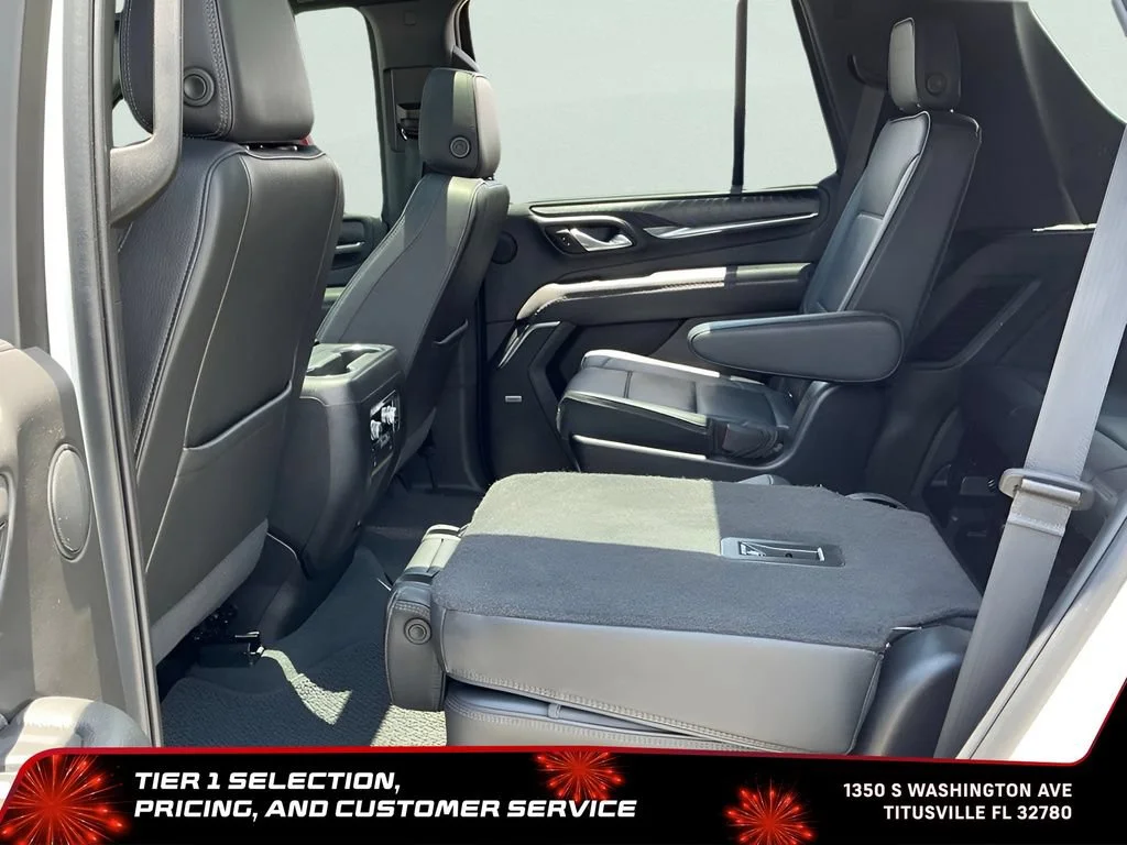 Used 2022 White Frost Tricoat GMC Denali image 27