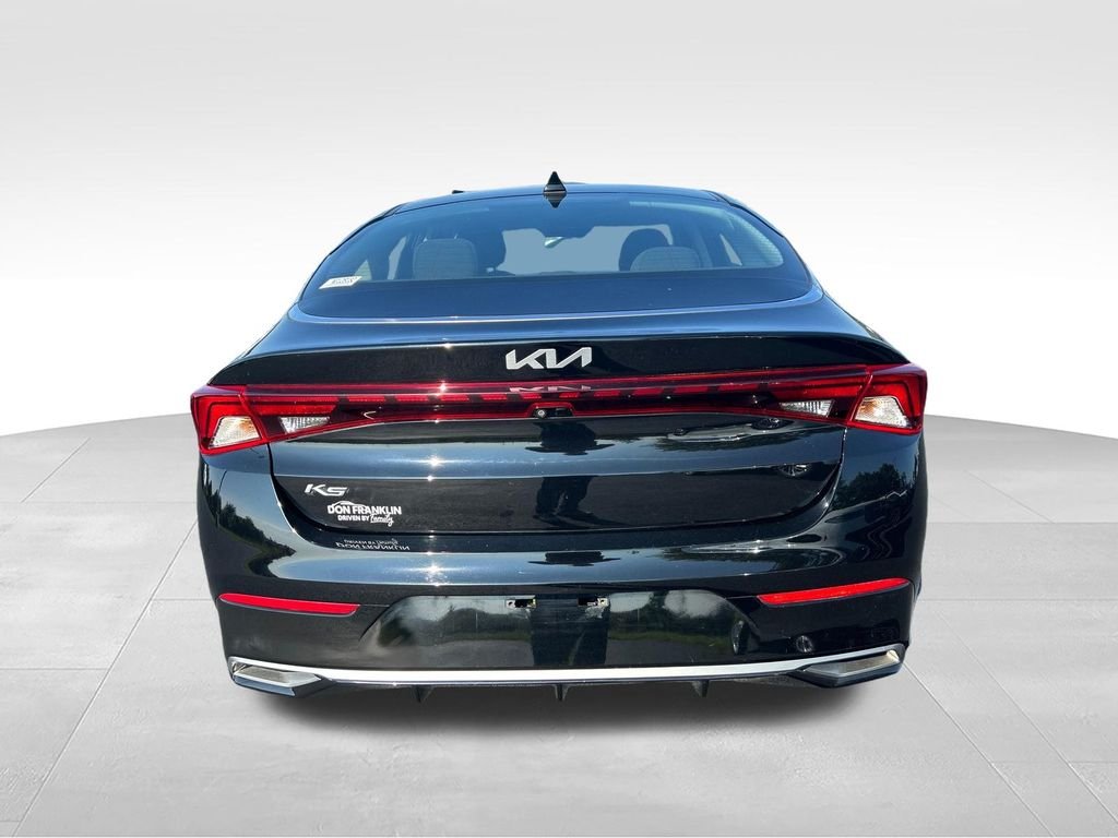 Used 2022 Black Kia LXS image 4