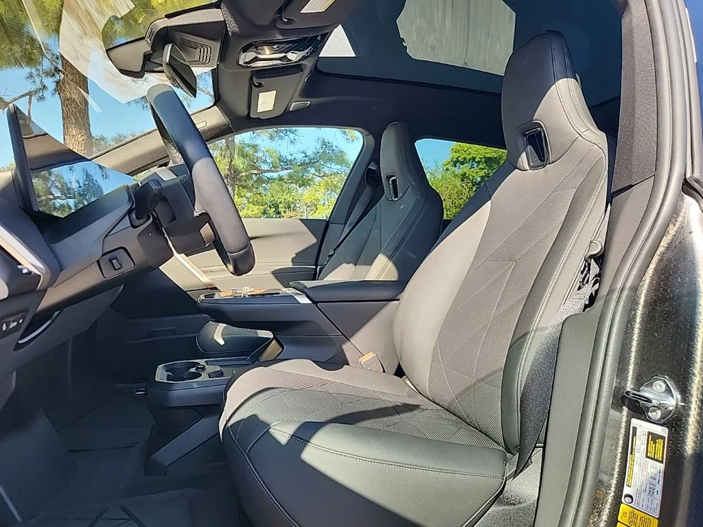Used 2024 Oxide Grey Metallic BMW M60 image 2